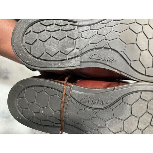 CLARKS 15103 MEN'S TAN LEATHER CAP TOE LACE UP OXFORDS SIZE 9M - Picture 10 of 11